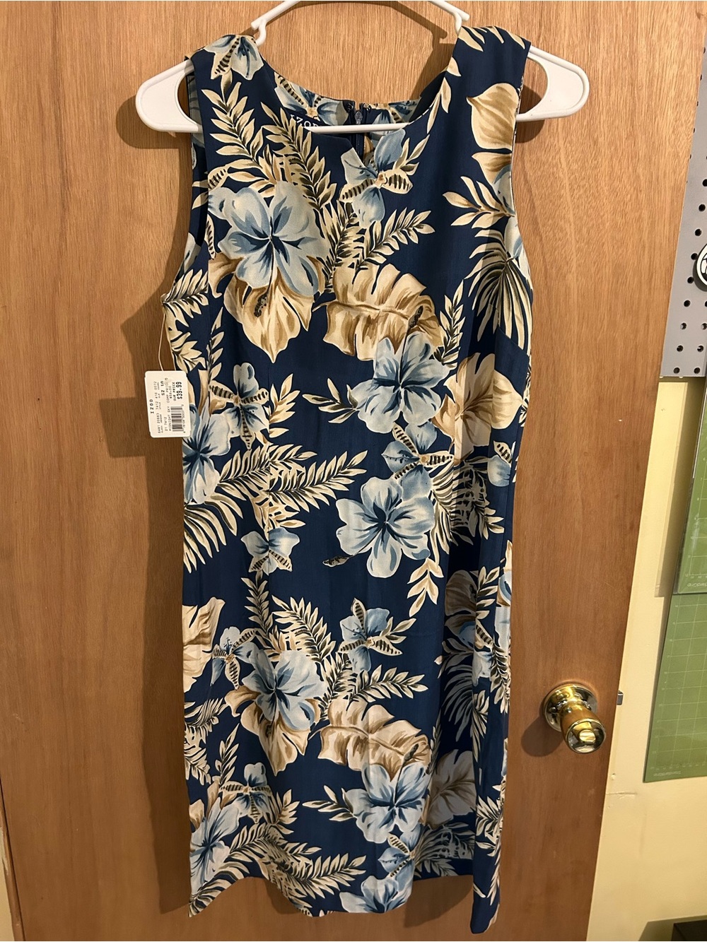 IZOD Blue Beige Floral Dress 100% Silk Sleeveless Knee Length size 10